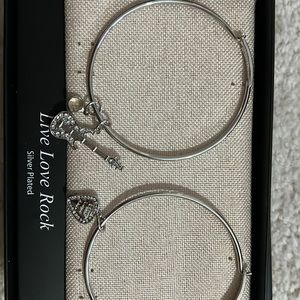 Hard Rock Silver Plated